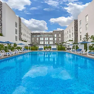 Express By Marriott Aeropuerto Riviera Hotell
